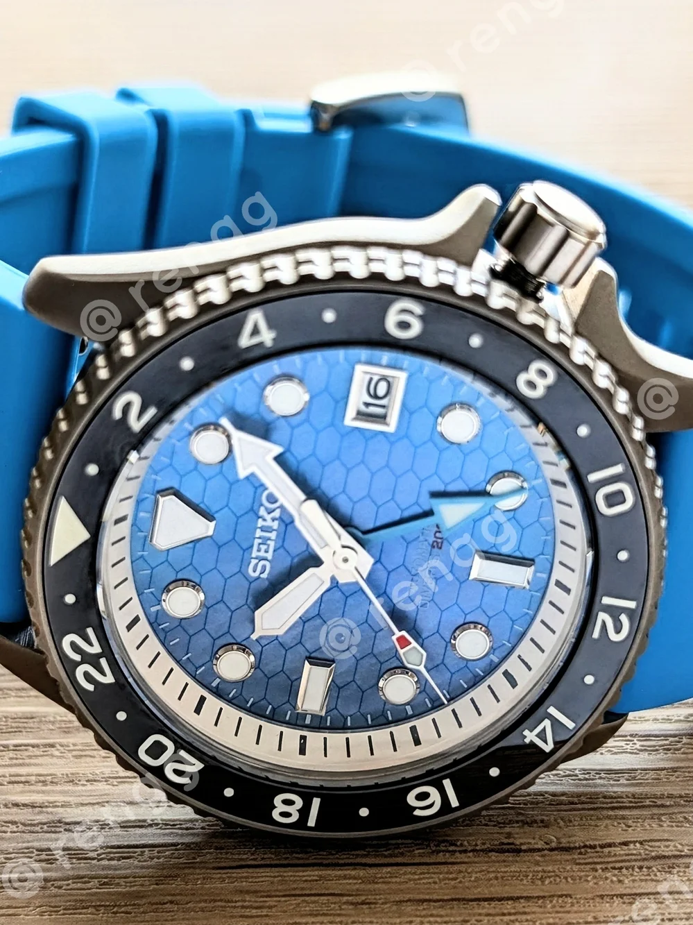42mm Titanium Seiko Blue Honeycomb Dial GMT Automatic Diver Mod Watch Sapphire